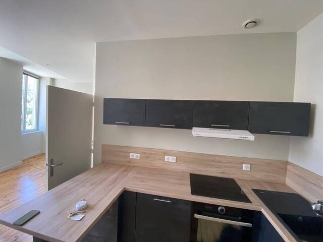 Location Appartement studio 1 pièce 23 m² Saint-Étienne 42000 CHAVANELLE