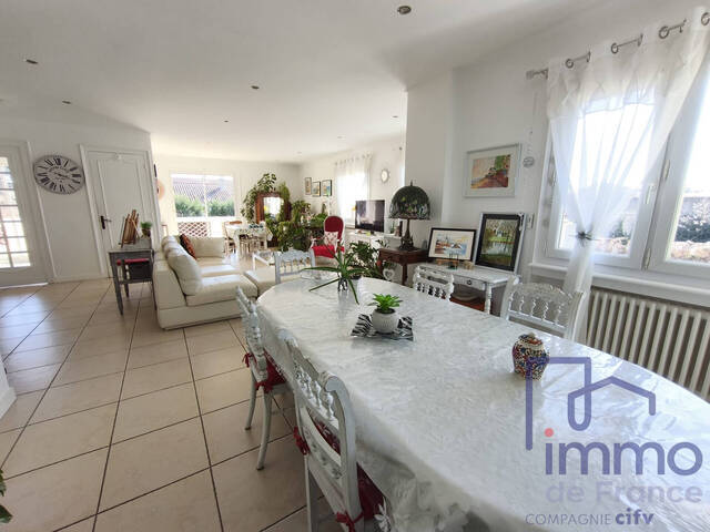 Vente Maison villa 8 pièces 217.68 m² Saint-Just-Saint-Rambert 42170