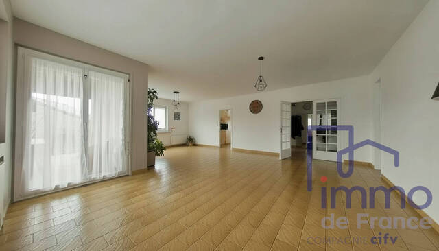 Vente Maison 8 pièces 221.83 m² Roche-la-Molière 42230