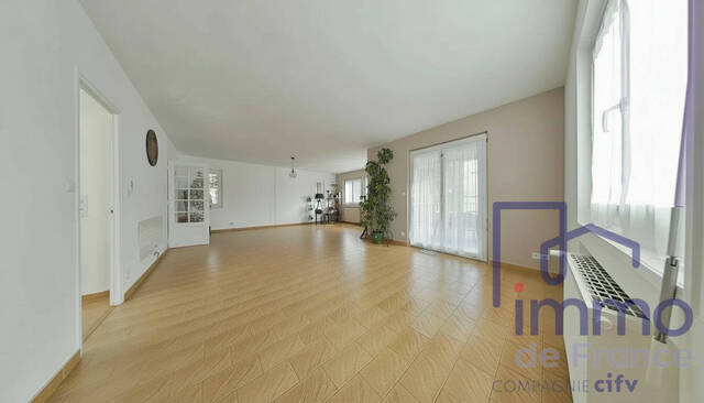 Vente Maison 8 pièces 221.83 m² Roche-la-Molière 42230