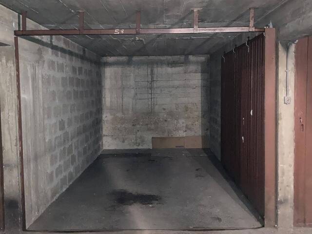 Rent Parking garage individuel Vals-près-le-Puy 43750