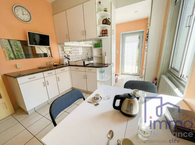 Vente Maison 8 pièces 187.5 m² Le Puy-en-Velay 43000