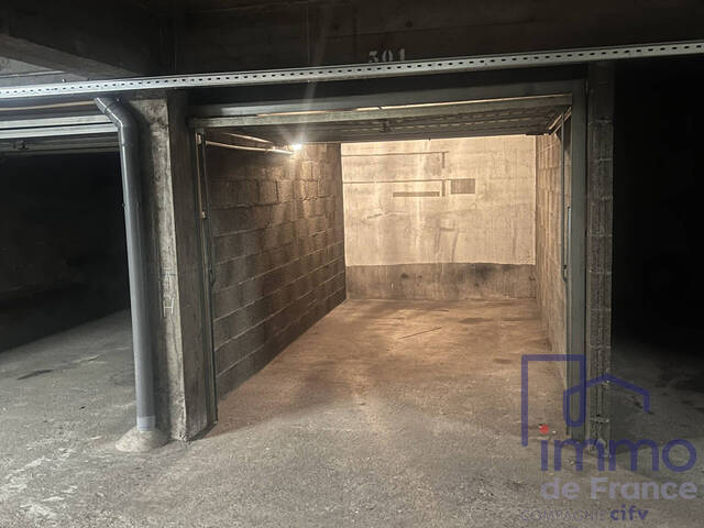 Vente Parking 13 m² Saint-Étienne 42100