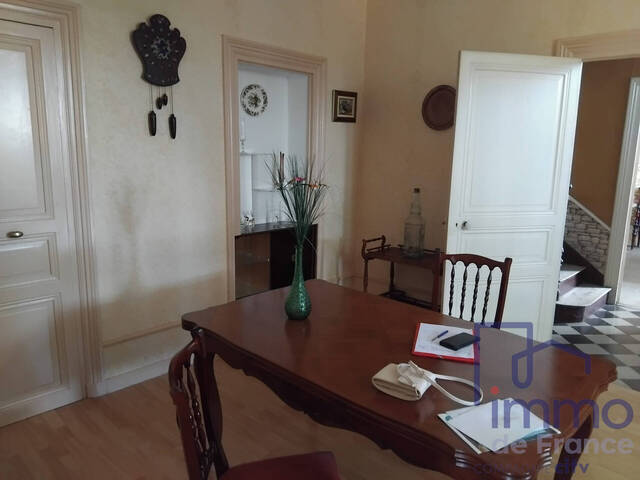Vente Maison ancienne 5 pièces 184.8 m² Saint-Germain-Laval 42260