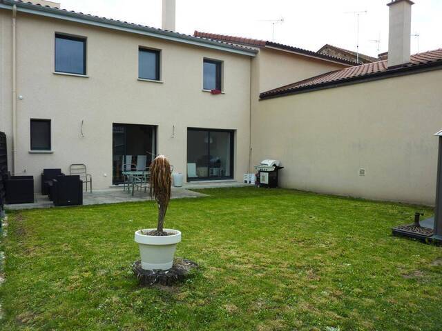 Location Maison de ville 4 pièces 117 m² Montbrison 42600
