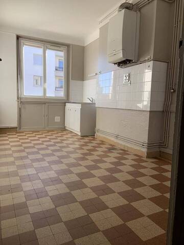 Location Appartement t3 4 pièces 73 m² Saint-Étienne 42000 CHÂTEAUCREUX