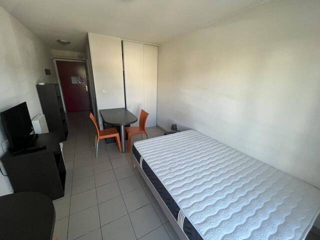 Rent Apartment studio 1 room 19 m² Saint-Priest-en-Jarez 42270 HÔPITAL NORD