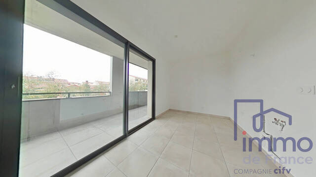 Sale Apartment 3 rooms 65 m² Saint-Genest-Lerpt 42530