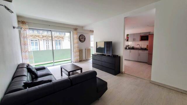Rent Apartment chambre 1 room 27 m² Saint-Étienne 42000