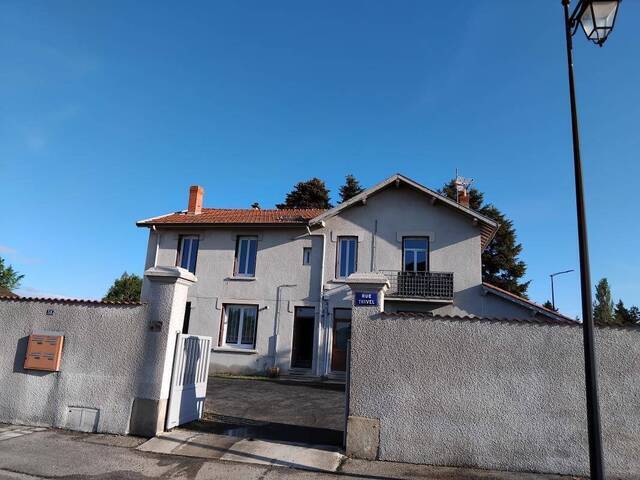 Rent Apartment t3 4 rooms 64 m² Sury-le-Comtal 42450