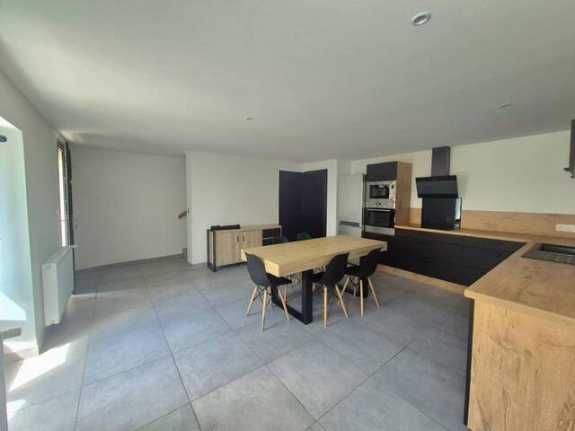 Location Maison de village 4 pièces 89 m² Saint-Héand 42570