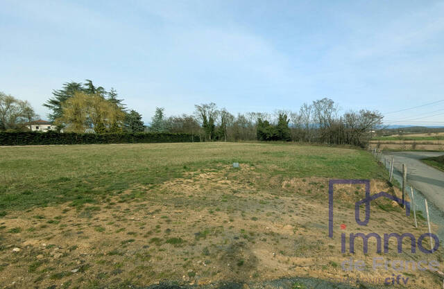 Vente Terrain constructible 1229 m² Marcilly-le-Châtel 42130