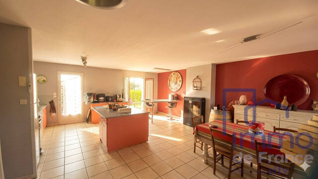Vente Maison traditionnelle 7 pièces 143 m² Saint-Maurice-en-Gourgois 42240