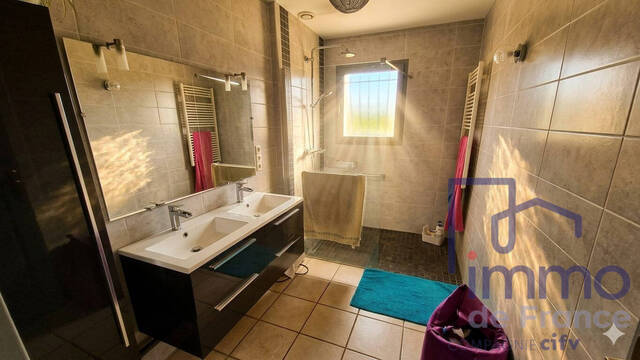 Vente Maison traditionnelle 7 pièces 143 m² Saint-Maurice-en-Gourgois 42240