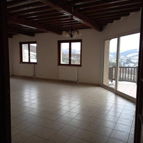 Location Maison individuelle 4 pièces 114 m² Saint-Laurent-de-Chamousset 69930