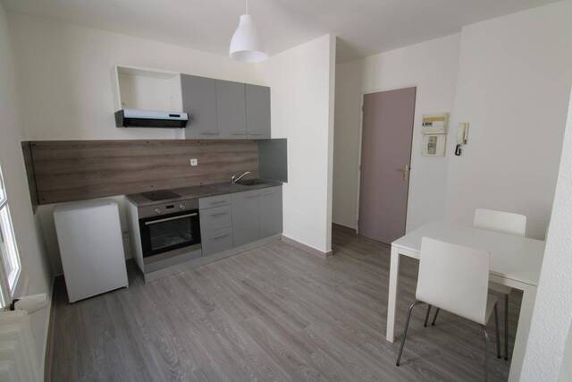 Location Appartement studio 1 pièce 30 m² Le Puy-en-Velay 43000