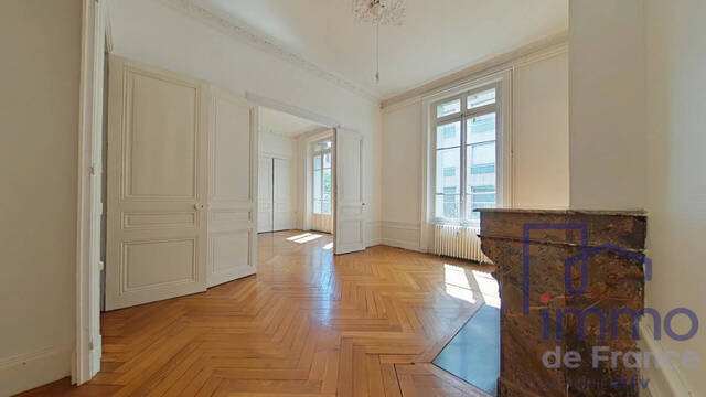 Vente Appartement 4 pièces 111 m² Saint-Étienne 42000