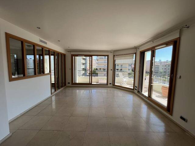 Location Appartement t4 114 m² Saint-Étienne 42000 HYPER CENTRE