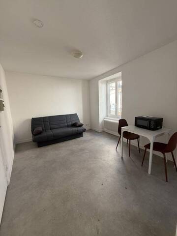 Location Appartement studio 1 pièce 17 m² Le Puy-en-Velay 43000