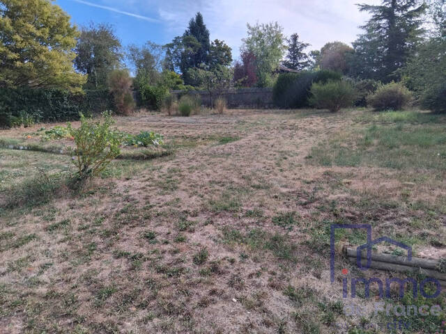 Vente Terrain constructible 899 m² Saint-Galmier 42330
