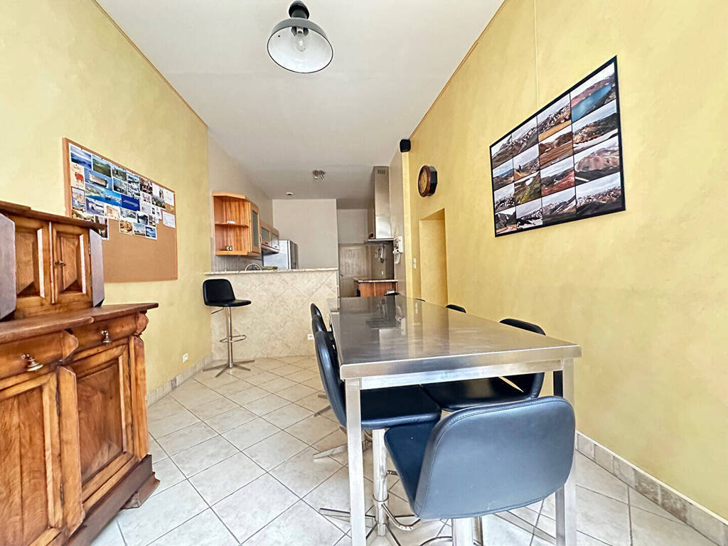 Vente Appartement 7 pièces 215.83 m² Chambéry 73000