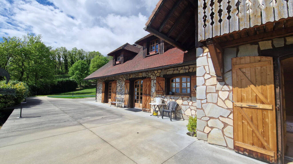 Vente Maison 7 pièces 250 m² Le Bourget-du-Lac 73370