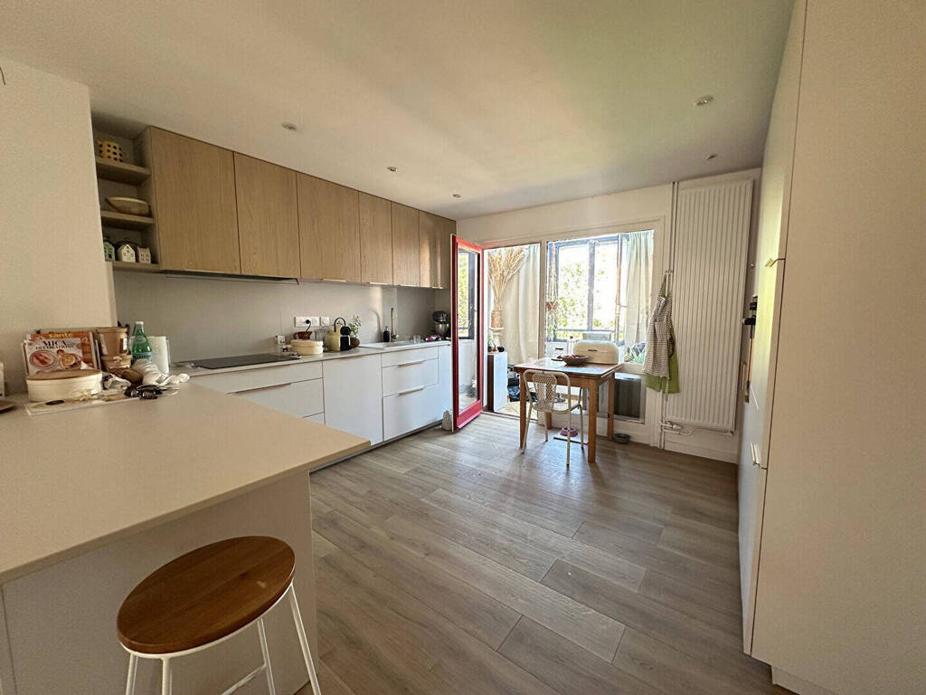 Location professionnel Appartement 4 pièces 87 m² Chambéry 73000