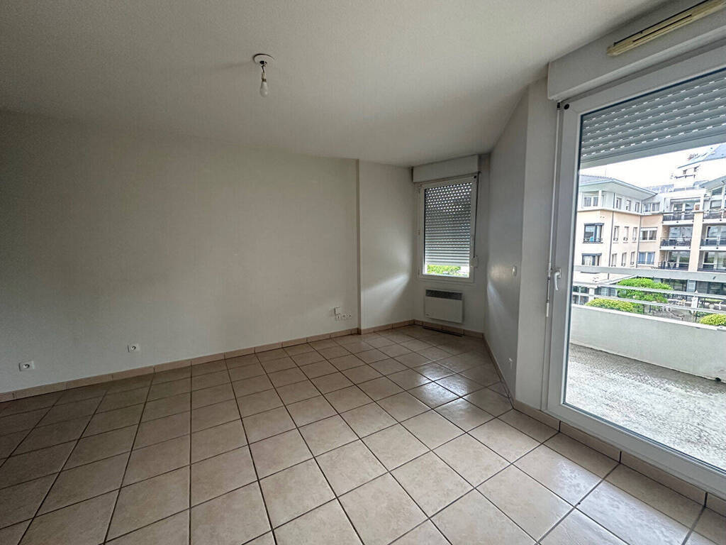 Location professionnel Appartement 2 pièces 32.66 m² Chambéry 73000