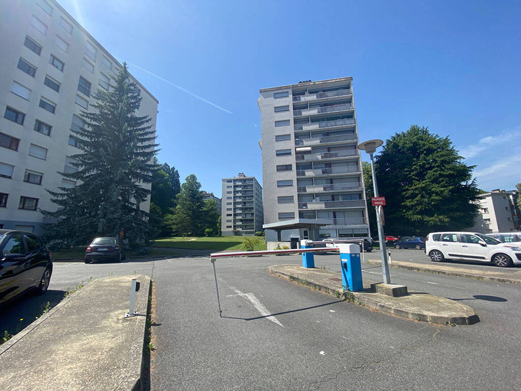 Location Parking / box Jacob-Bellecombette 73000