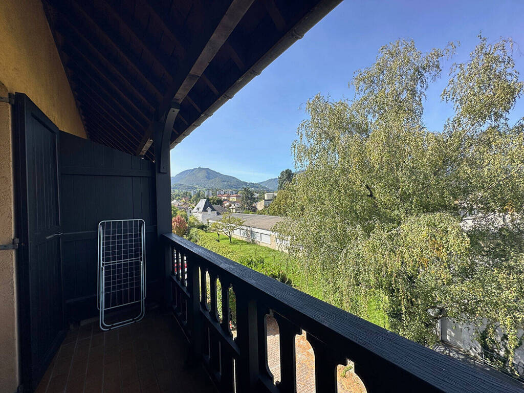 Location professionnel Appartement 1 pièce 32.98 m² Chambéry 73000