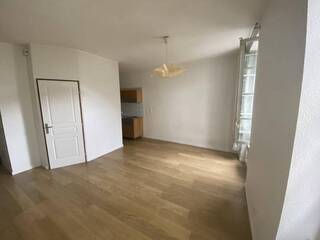 Location Appartement 1 pièce 30 m² Chambéry 73000