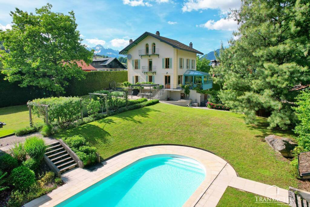 Vente Maison ou Chalet maison individuelle 11 pièces 504 m² Saint-Gervais-les-Bains 74170 Proche centre