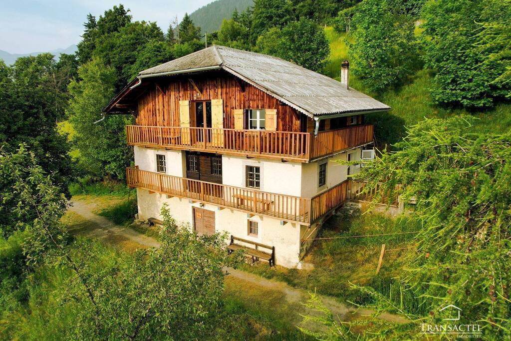 Buy House or Chalet ferme 5 rooms 202 m² Saint-Gervais-les-Bains 74170 Coteau Prarion