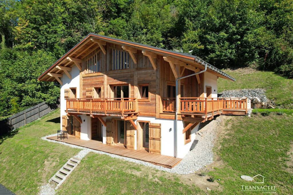 Buy House or Chalet chalet 7 rooms 269 m² Saint-Gervais-les-Bains 74170 Proche centre