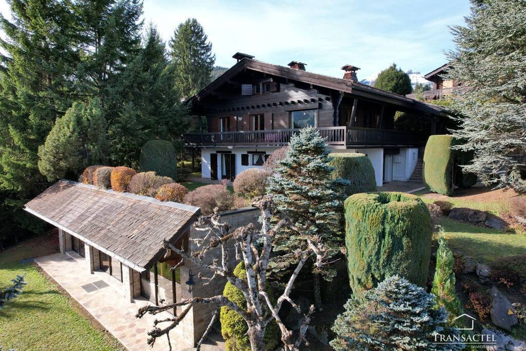 Vente Maison ou Chalet chalet 7 pièces 271 m² Combloux 74920 Proche village