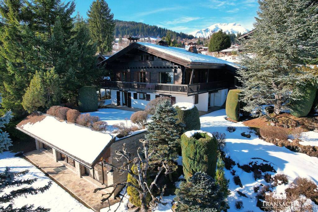 Vente Maison ou Chalet chalet 7 pièces 271 m² Combloux 74920 Proche village