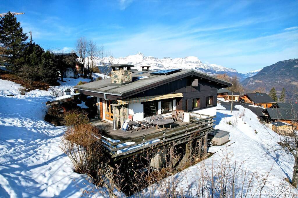 Buy House or Chalet chalet 7 rooms 205 m² Saint-Gervais-les-Bains 74170 La Cry