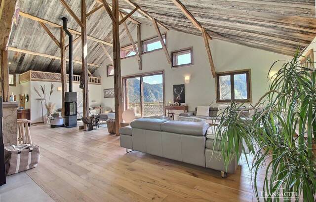 Vente Maison ou Chalet chalet 8 pièces 260 m² Saint-Gervais-les-Bains 74170 Saint Nicolas de Véroce