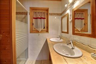Sold House or Chalet maison individuelle 9 rooms 228.6 m² Saint-Gervais-les-Bains 74170 Proche centre