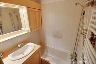 Sold Apartment t2 23.95 m² Saint-Gervais-les-Bains 74170 2 kms du centre