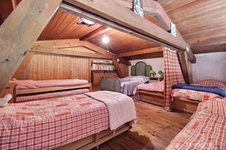 Sold House or Chalet maison individuelle 10 rooms 213 m² Saint-Gervais-les-Bains 74170 Proche centre