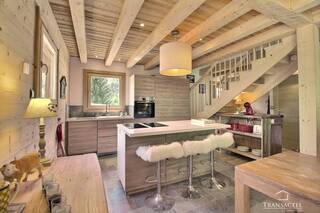 Buy House or Chalet chalet 4 rooms 106 m² Saint-Gervais-les-Bains 74170 Hameau de montagne