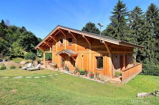 Buy House or Chalet chalet 7 rooms 236 m² Saint-Gervais-les-Bains 74170 Hameau
