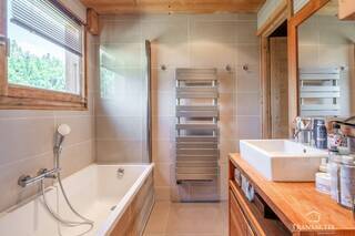 Buy House or Chalet chalet 5 rooms 163 m² Combloux 74920 Route de Cordon