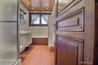 Vente Maison ou Chalet chalet 7 pièces 271 m² Combloux 74920 Proche village