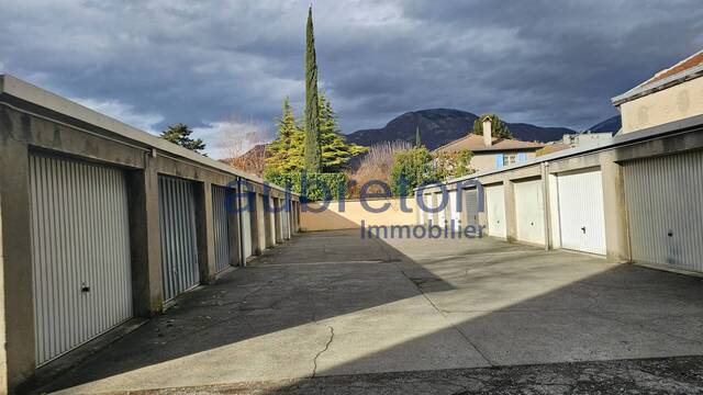 Vente Garage 3 pièces Grenoble 38100