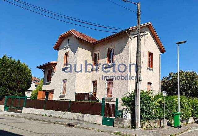Buy House maison bourgeoise 7 rooms Saint-Martin-d'Hères 38400