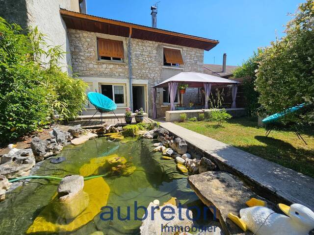Buy House maison de village 6 rooms Viry 39360