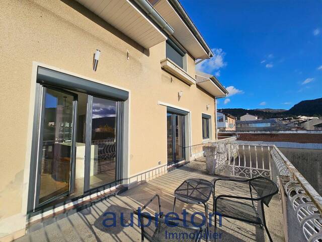 Vente Maison individuelle 8 pièces Oyonnax 01100