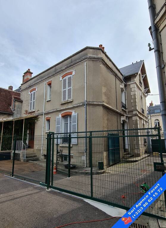 Vendu Maison Joigny 7 pièces 180 m²